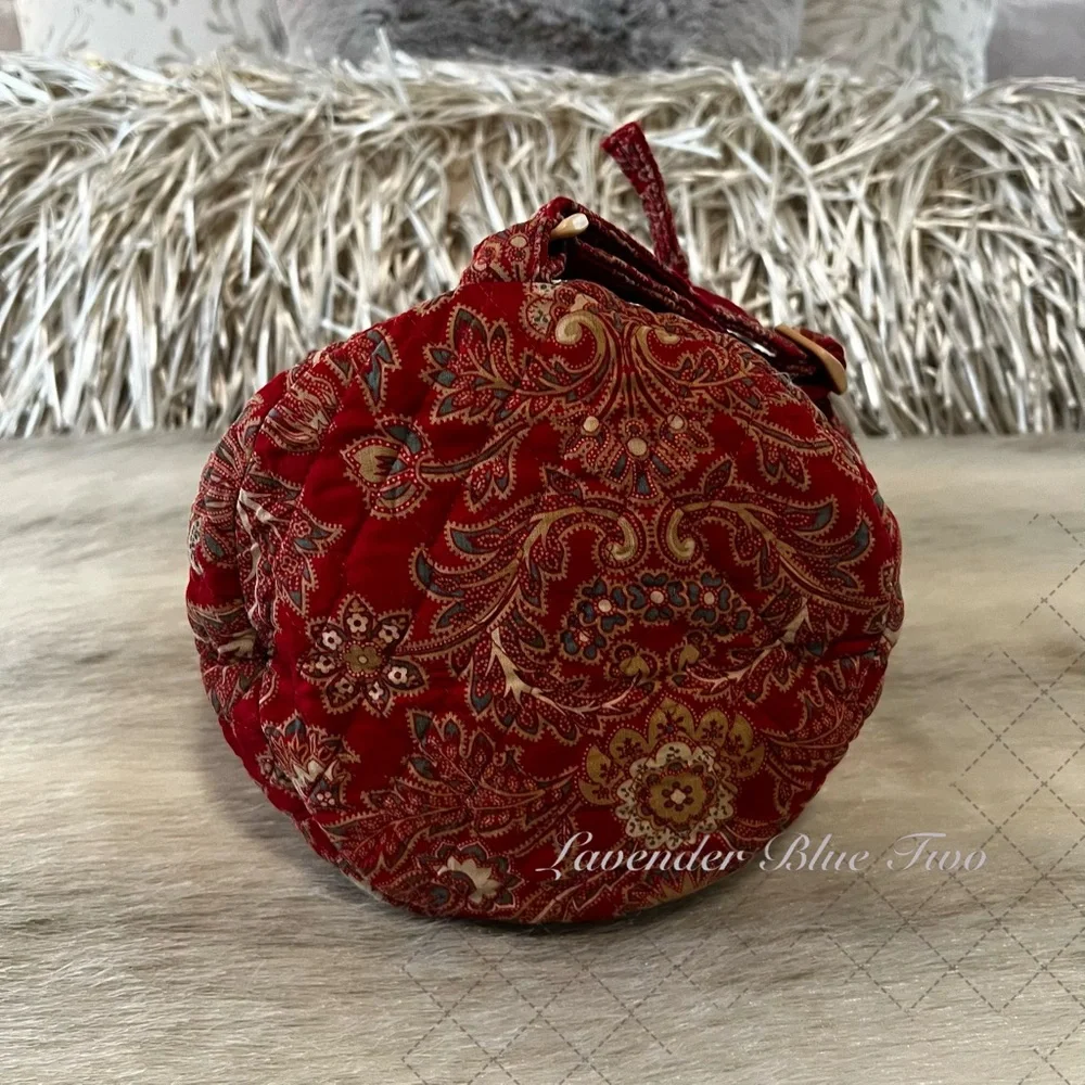 Vintage VERA BRADLEY Windsor 1995 Backpack Sling USA Drawstring Red Gold Quilt - Picture 12 of 17